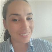 Me llamo Cristina. Soy licenciada en economía y he vivido 6 años en Bruselas realizando mis estudios de secundaria y bachillerato.